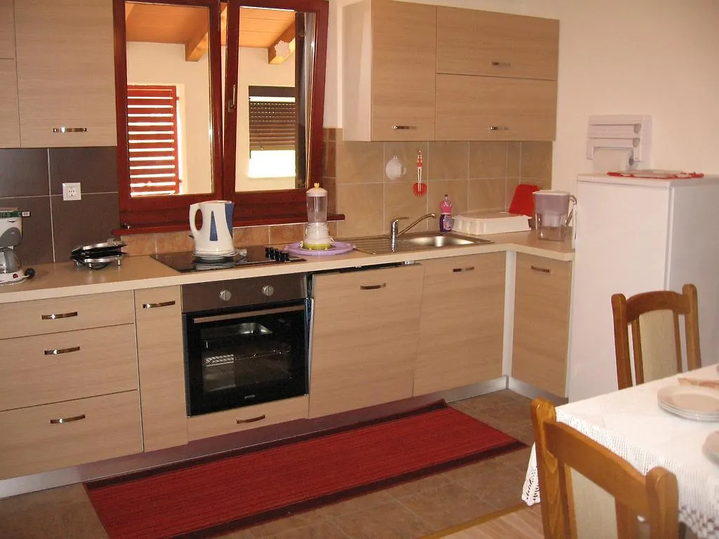 Apartments Alen Пазин